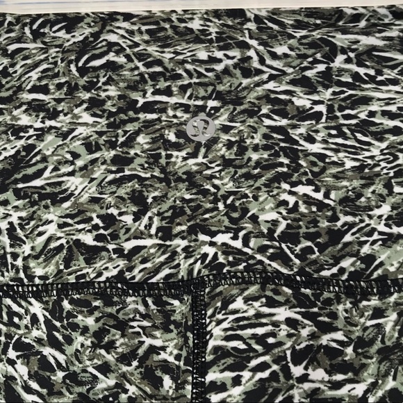 LULULEMON Wunder Under Crop SOLE W/ LOS ANGELES - Picture 3 of 9